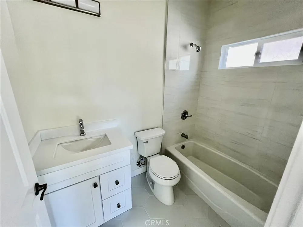 915 W 21st St, South Los Angeles, CA 90007