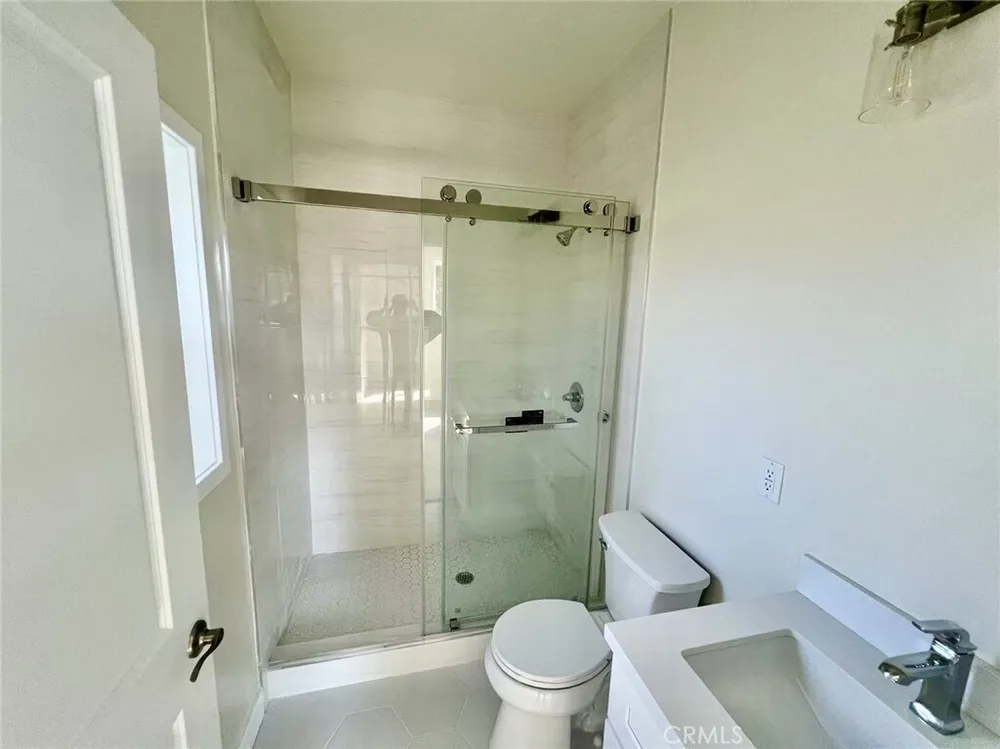 915 W 21st St, South Los Angeles, CA 90007