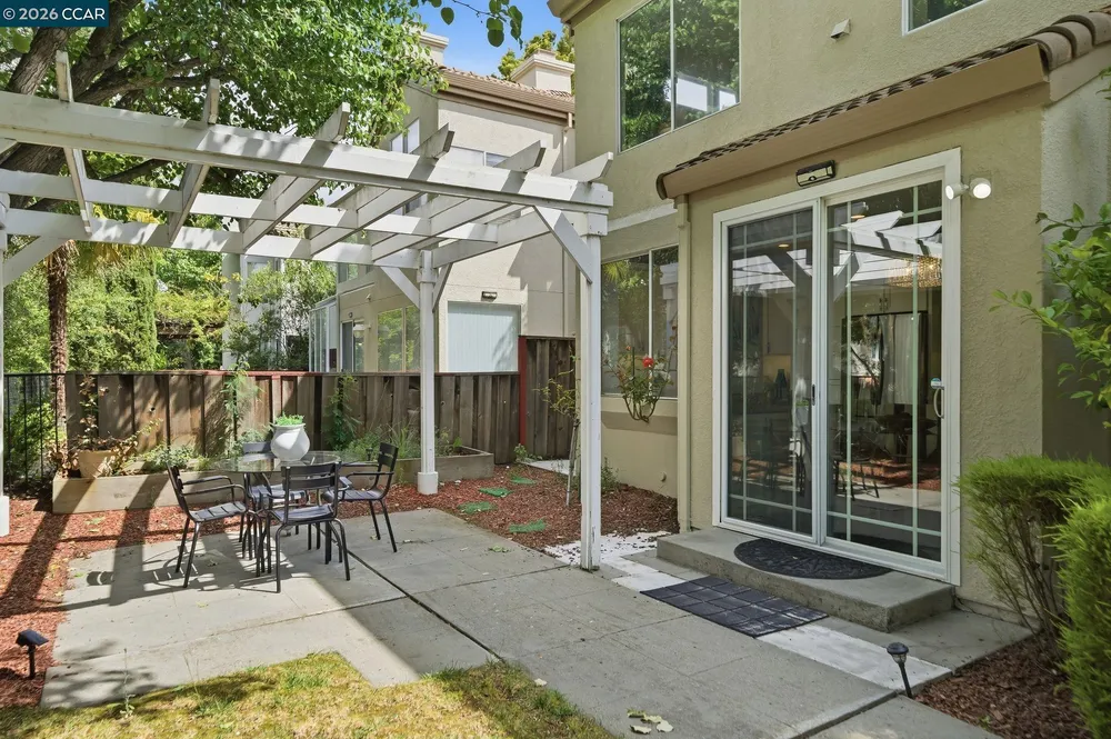908 Vista Pointe Dr, San Ramon, CA 94582