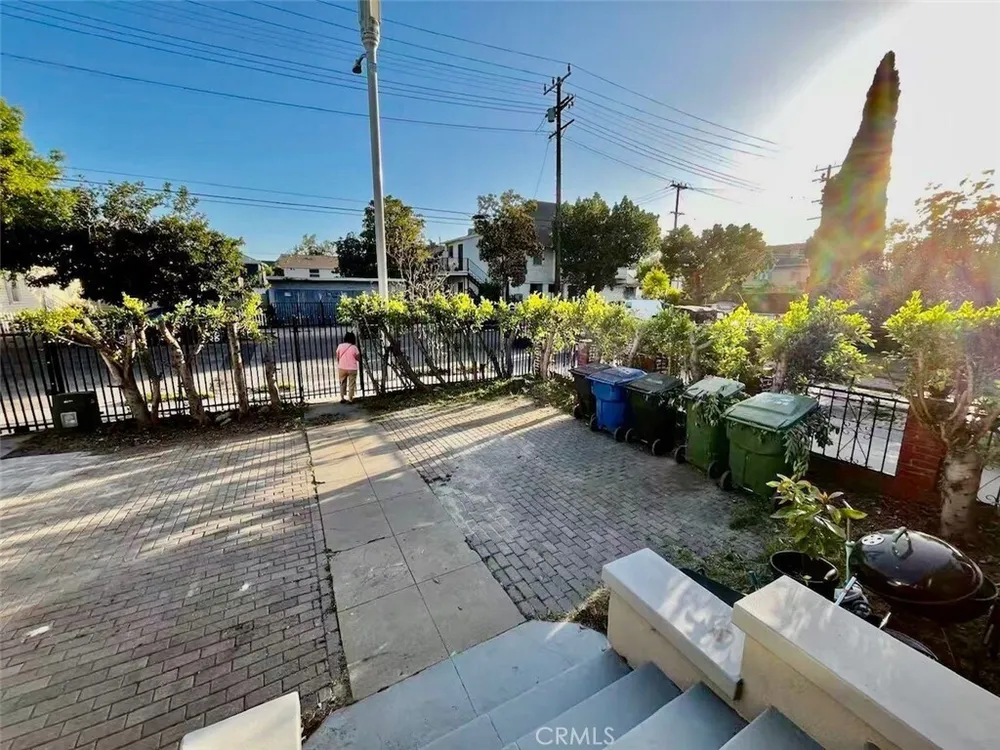 915 W 21st St, South Los Angeles, CA 90007