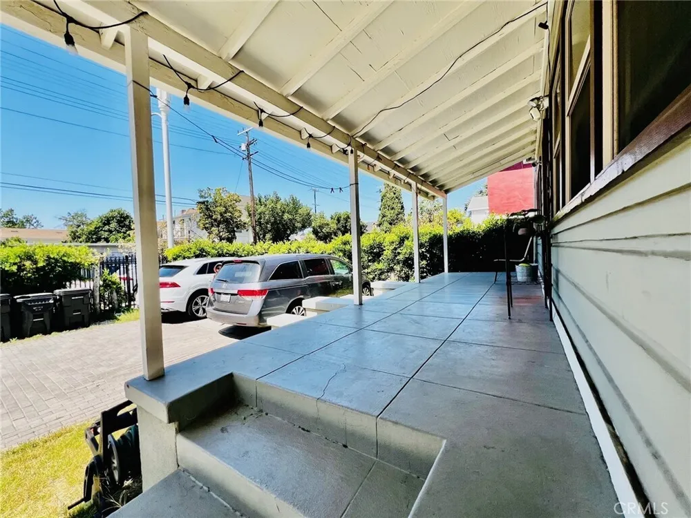 915 W 21st St, South Los Angeles, CA 90007