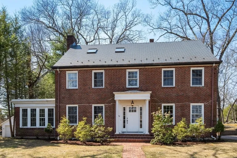 29 Gammons Rd, Newton, MA 02468