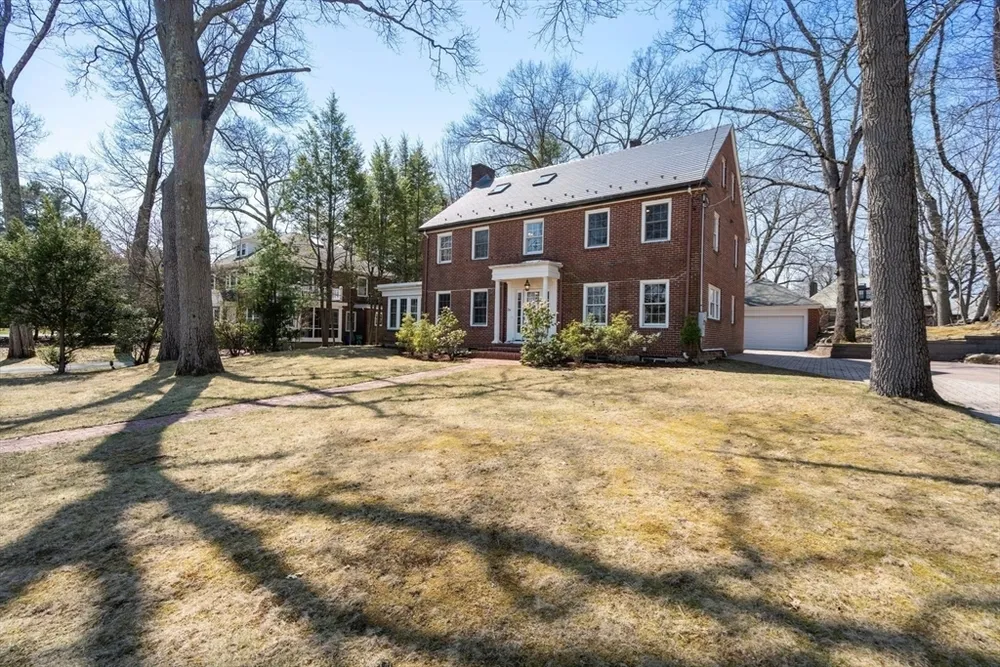 29 Gammons Rd, Newton, MA 02468