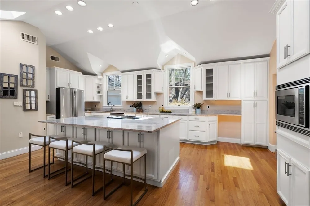 29 Gammons Rd, Newton, MA 02468