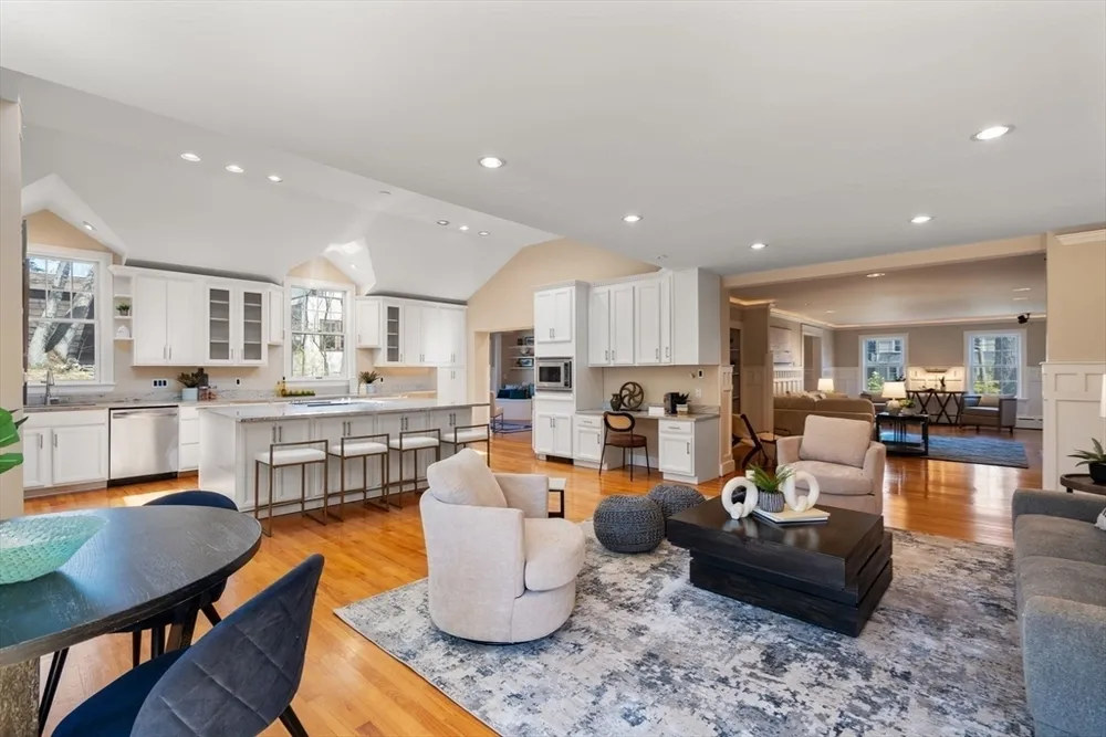 29 Gammons Rd, Newton, MA 02468