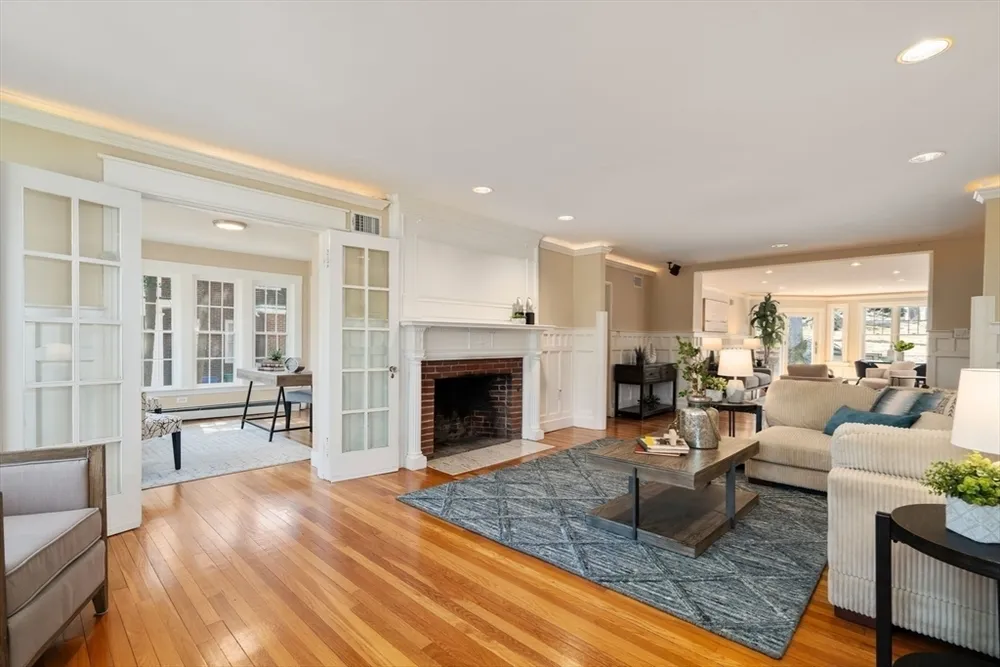 29 Gammons Rd, Newton, MA 02468