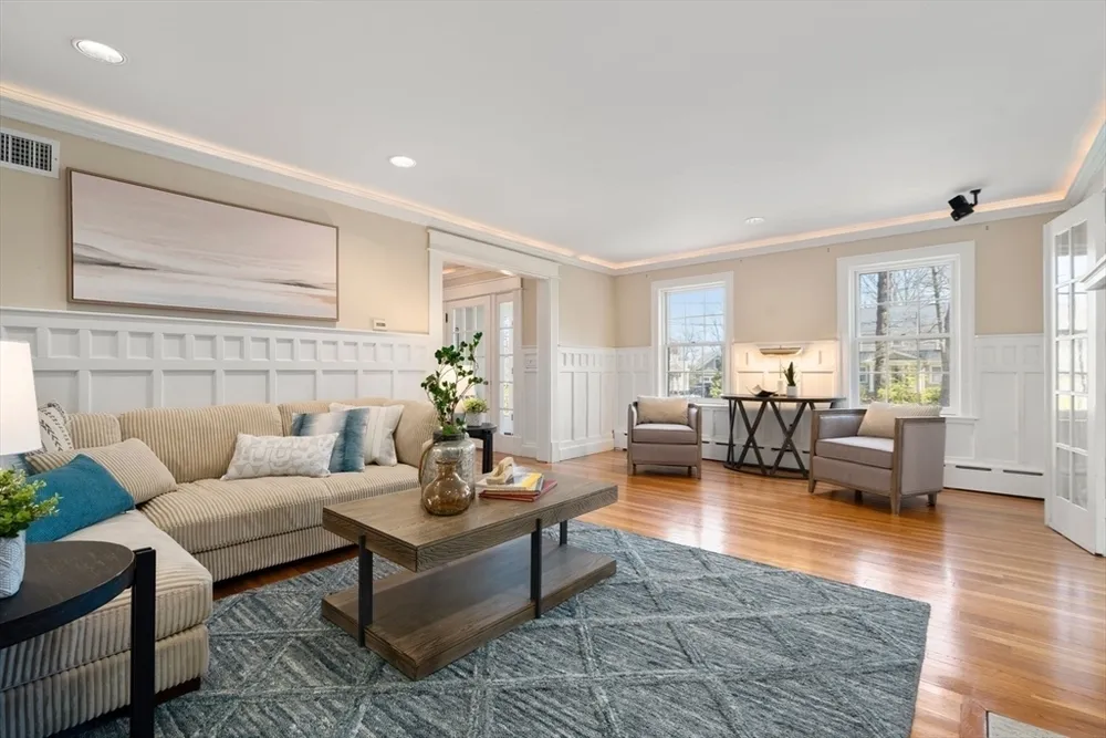 29 Gammons Rd, Newton, MA 02468