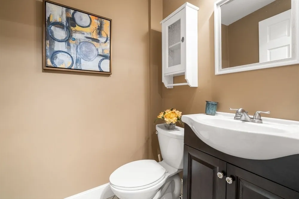29 Gammons Rd, Newton, MA 02468