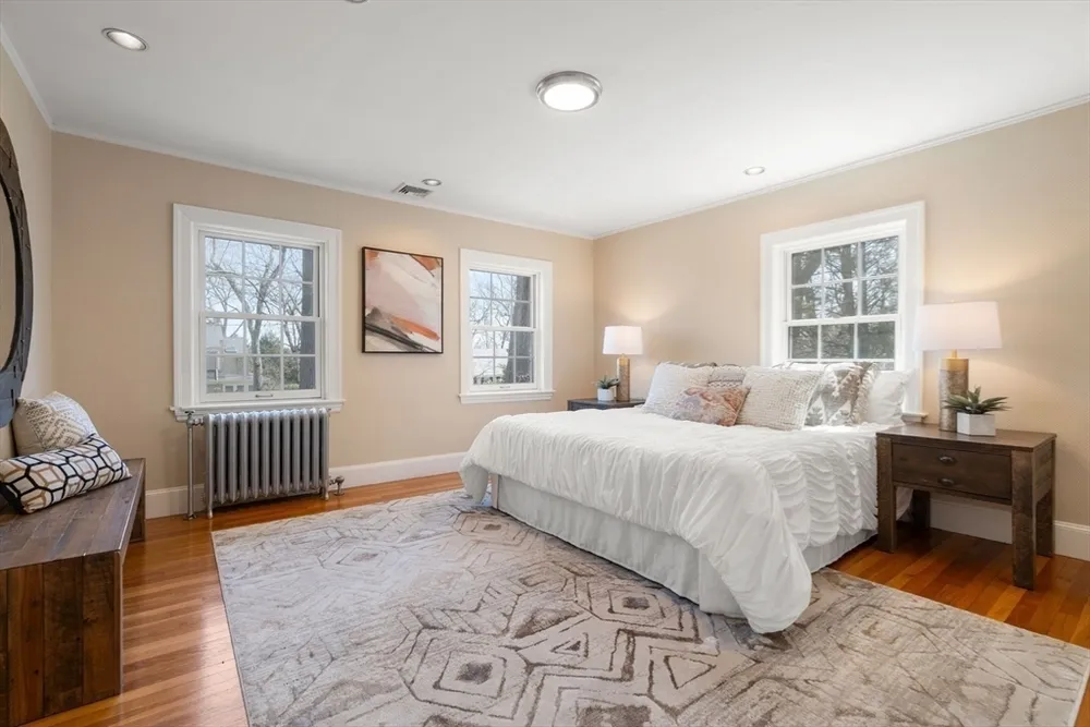 29 Gammons Rd, Newton, MA 02468