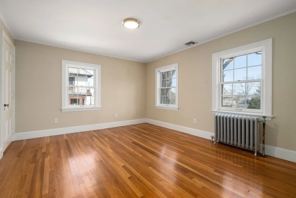 29 Gammons Rd, Newton, MA 02468