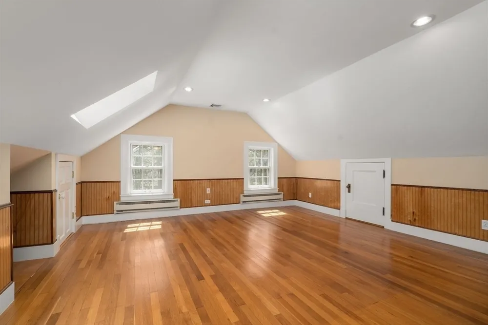 29 Gammons Rd, Newton, MA 02468
