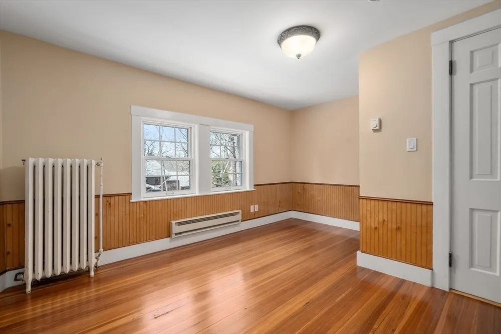 29 Gammons Rd, Newton, MA 02468