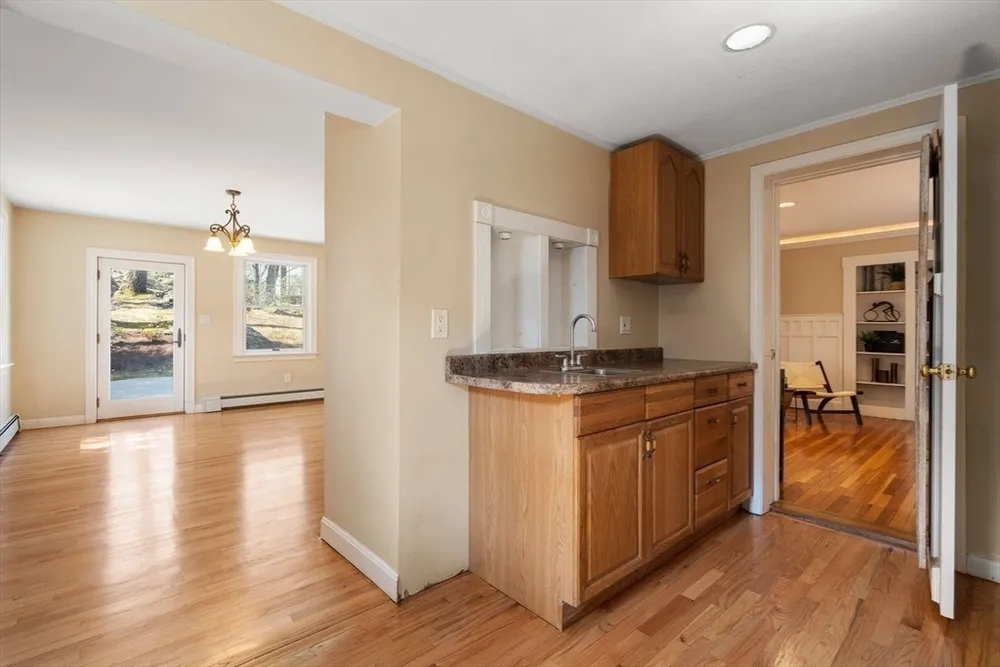 29 Gammons Rd, Newton, MA 02468
