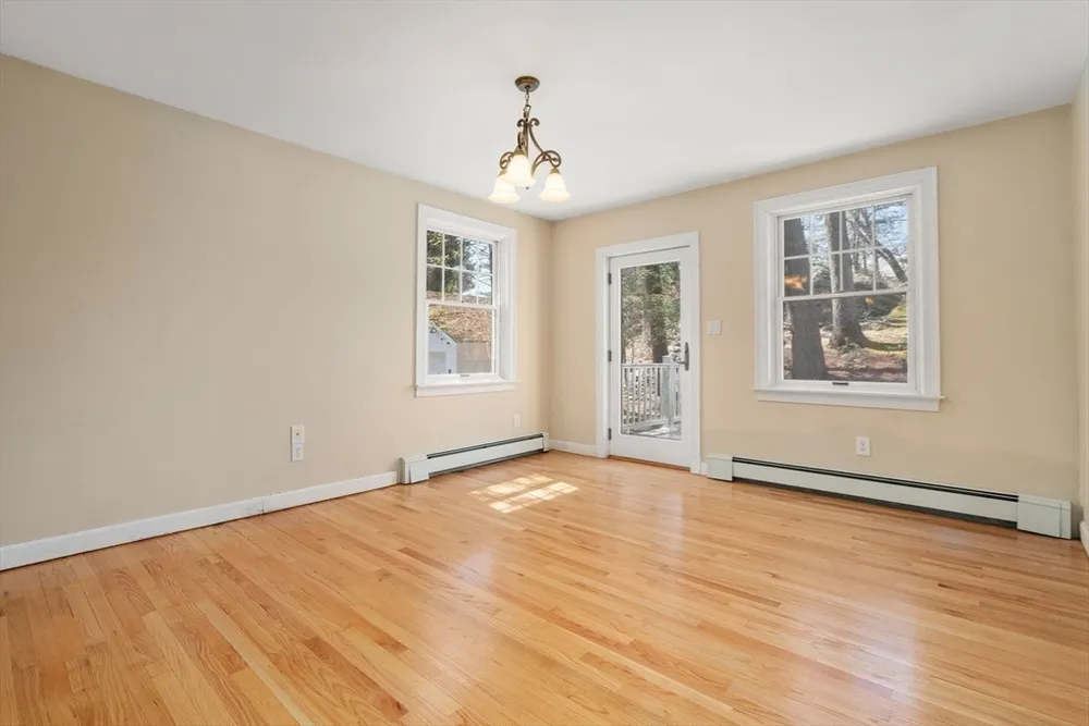29 Gammons Rd, Newton, MA 02468