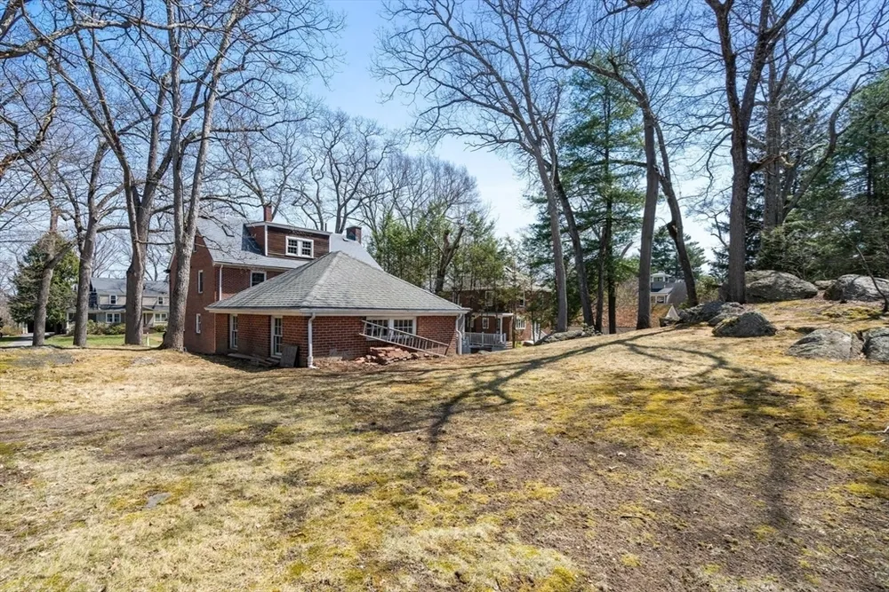 29 Gammons Rd, Newton, MA 02468