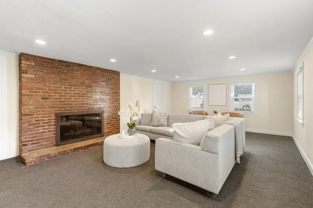 7 Longbow Circle, Lynnfield, MA 01940