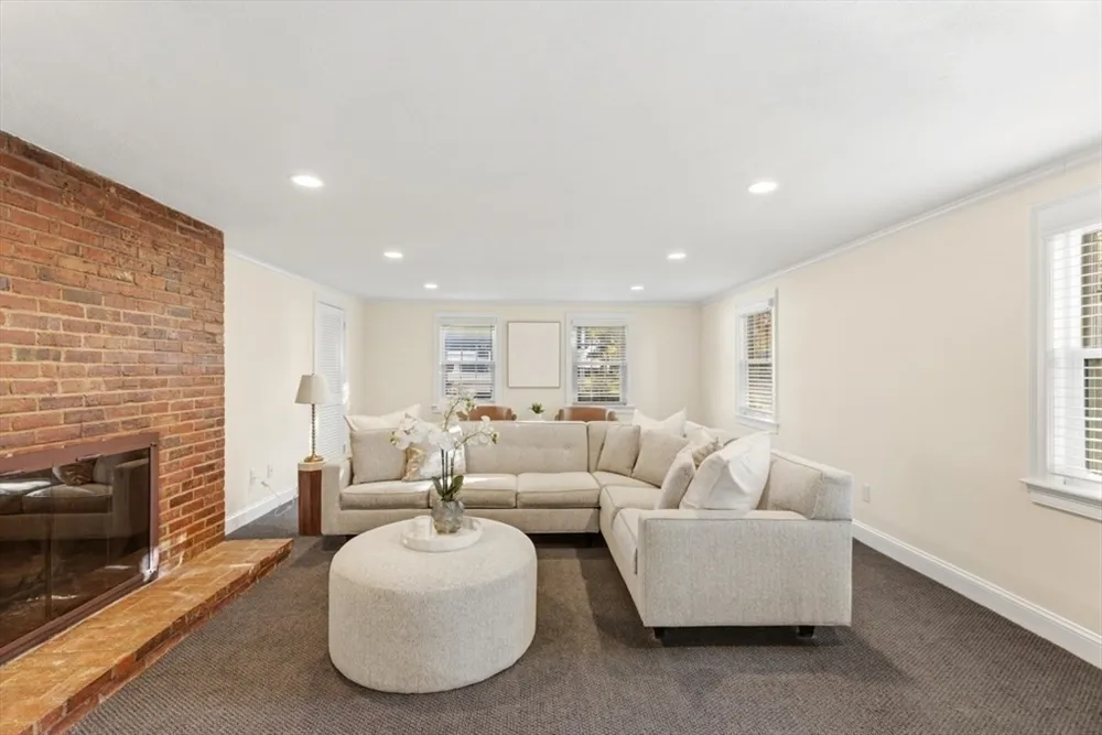 7 Longbow Circle, Lynnfield, MA 01940