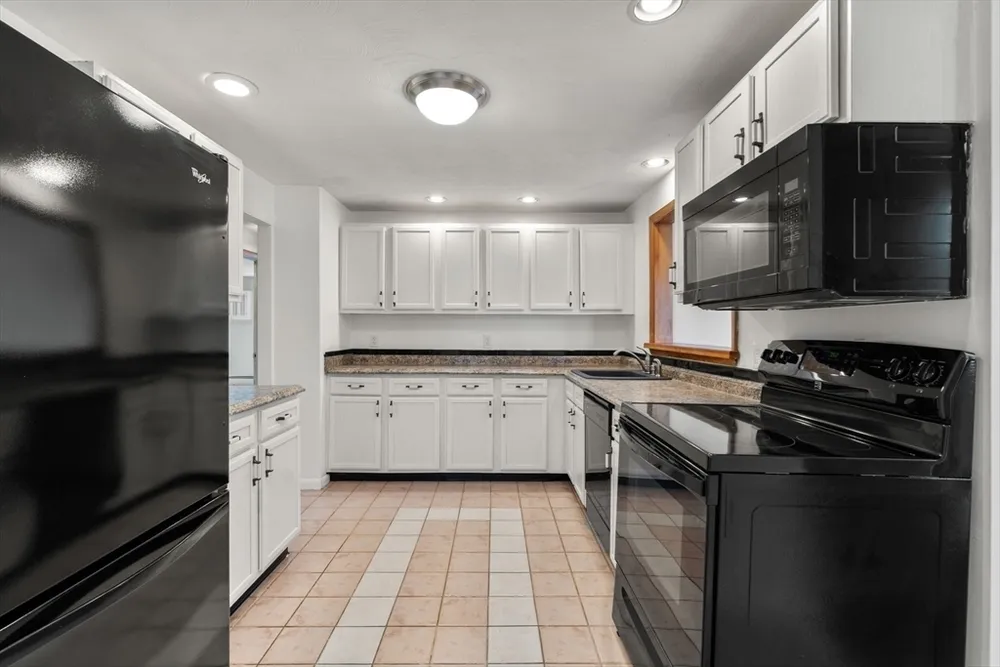 103 Wenham St, Danvers, MA 01923