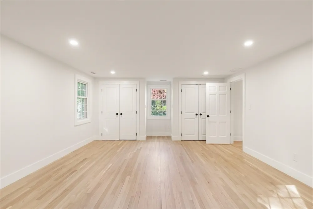 35 Grey Ln, Lynnfield, MA 01940