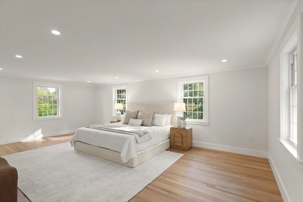 35 Grey Ln, Lynnfield, MA 01940