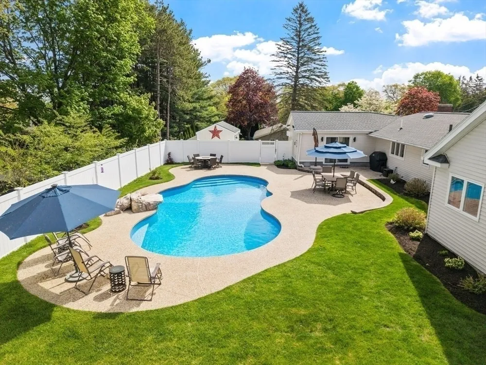 3 Maryvale Ln, Peabody, MA 01960
