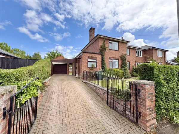 Rose Gardens, Little Neston, Neston, ...