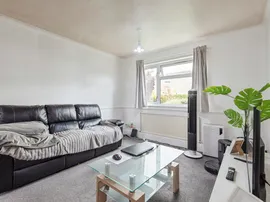 Torquay Crescent, Stevenage thumb 3