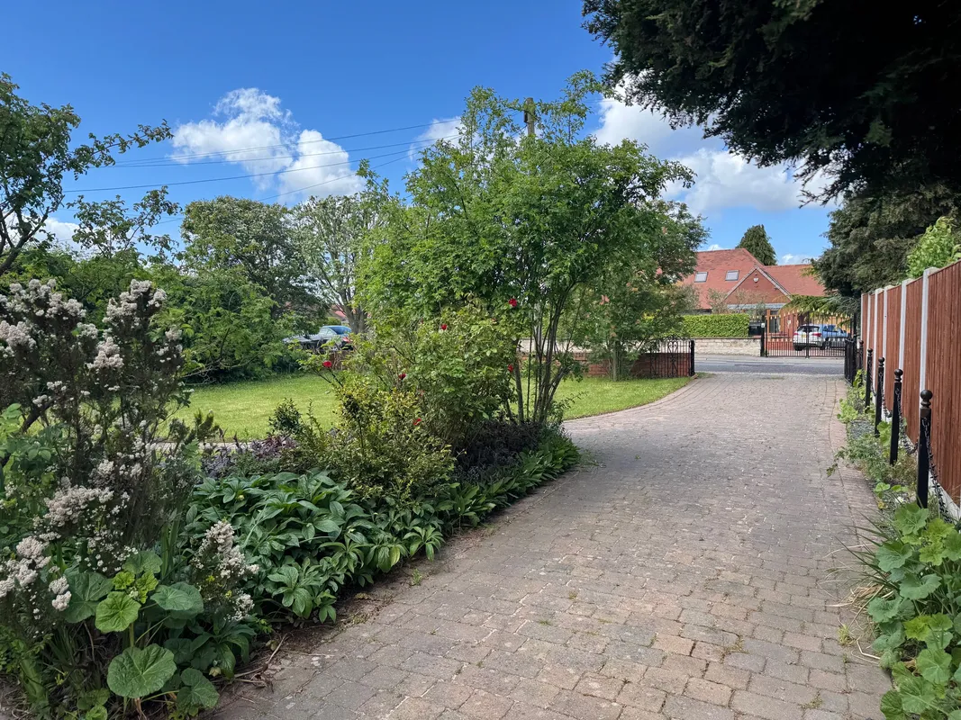 Shireoaks Common, Shireoaks 
