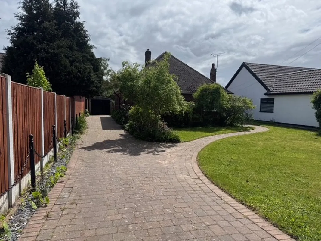 Shireoaks Common, Shireoaks 