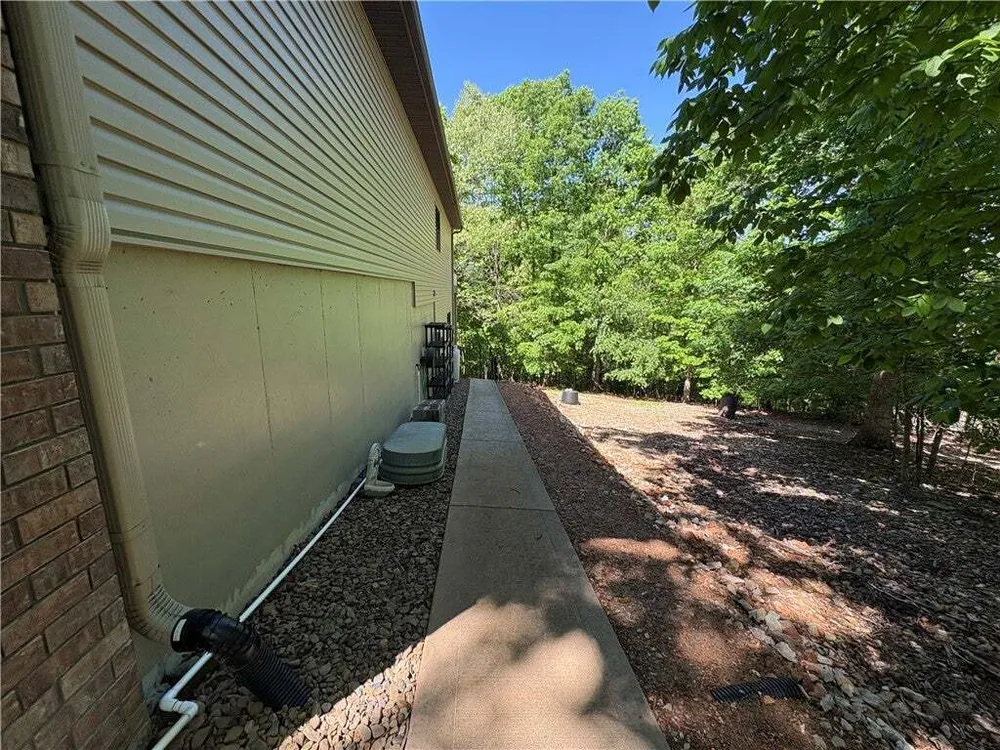 24 Kirkliston Ln, Bella Vista, AR 72715