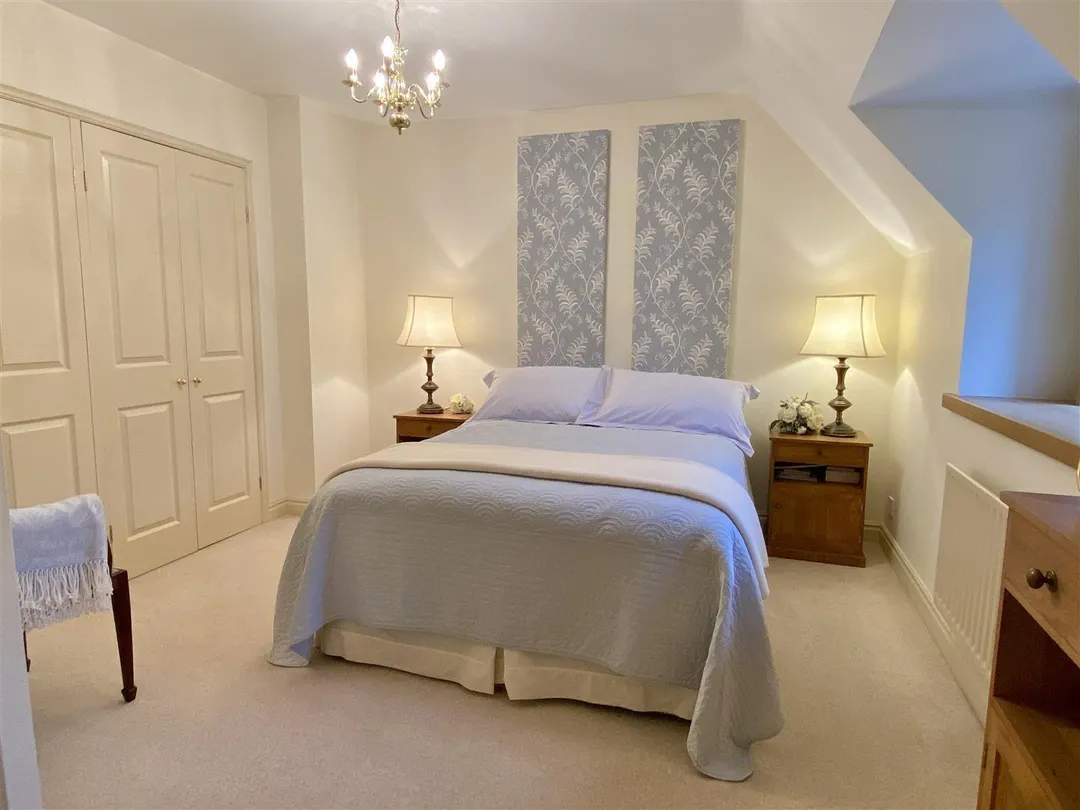 https://mr0.homeflow-assets.co.uk/files/photo/image/47217/5885/_x_/DpP9iErkMk6nlqrPXvQBSQ.jpg