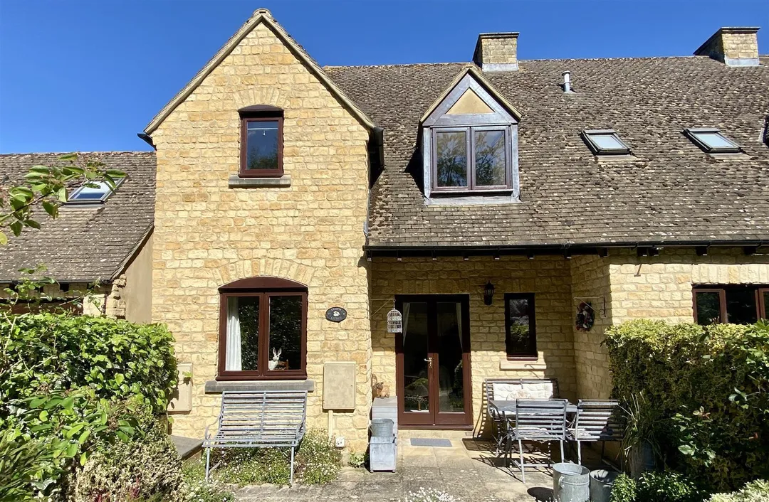 https://mr0.homeflow-assets.co.uk/files/photo/image/47217/5899/_x_/ewD5XialgkiIdAUcAuVubw.jpg