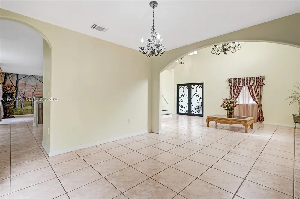 5502 SW 162nd Pl, Miami, FL 33185