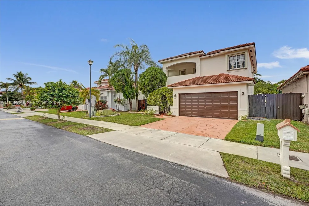 5502 SW 162nd Pl, Miami, FL 33185
