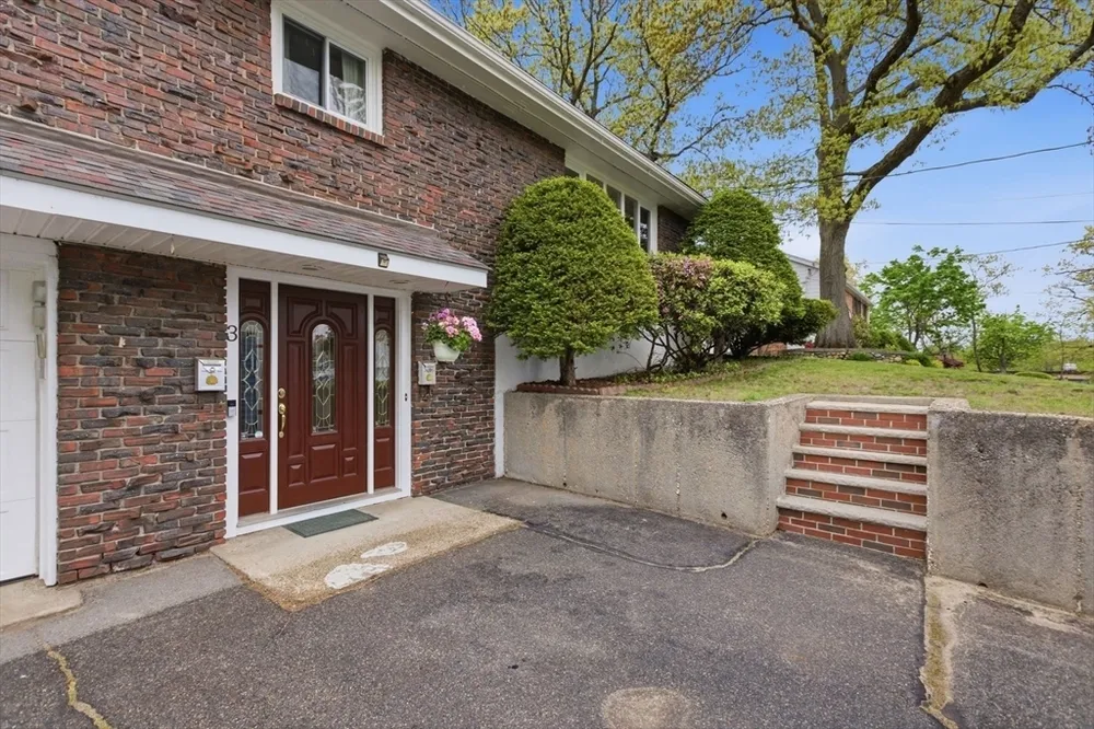 3 Spruce St, Stoneham, MA 02180