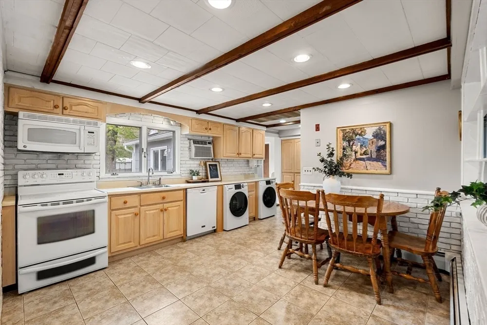 583 Chandler St, Tewksbury, MA 01876