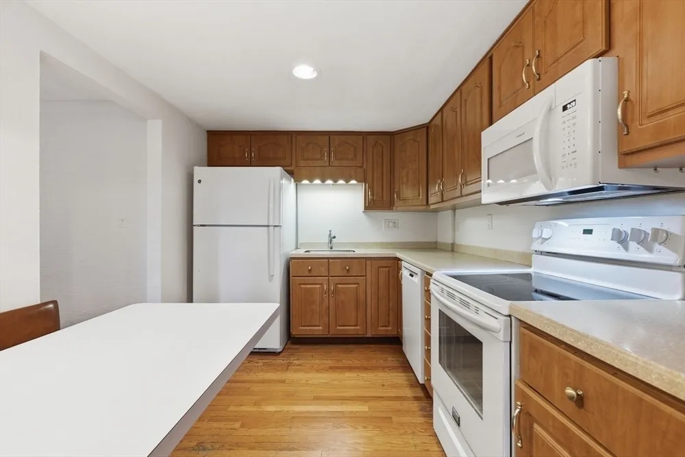 3 Spruce St, Stoneham, MA 02180