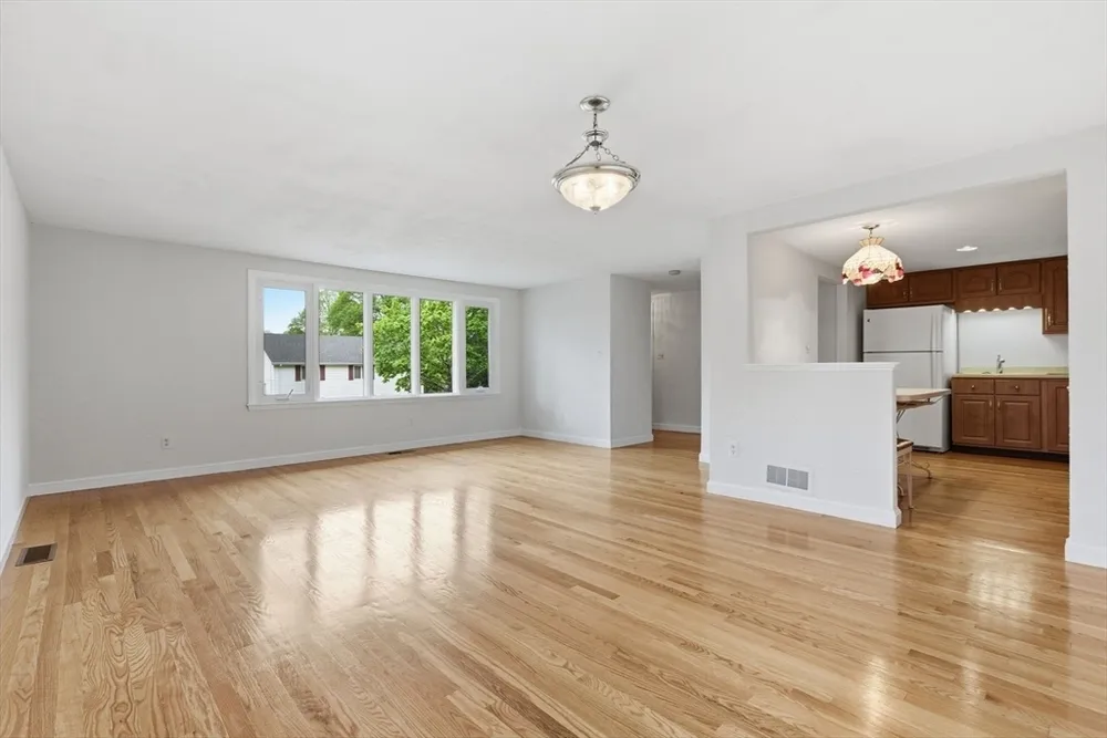 3 Spruce St, Stoneham, MA 02180