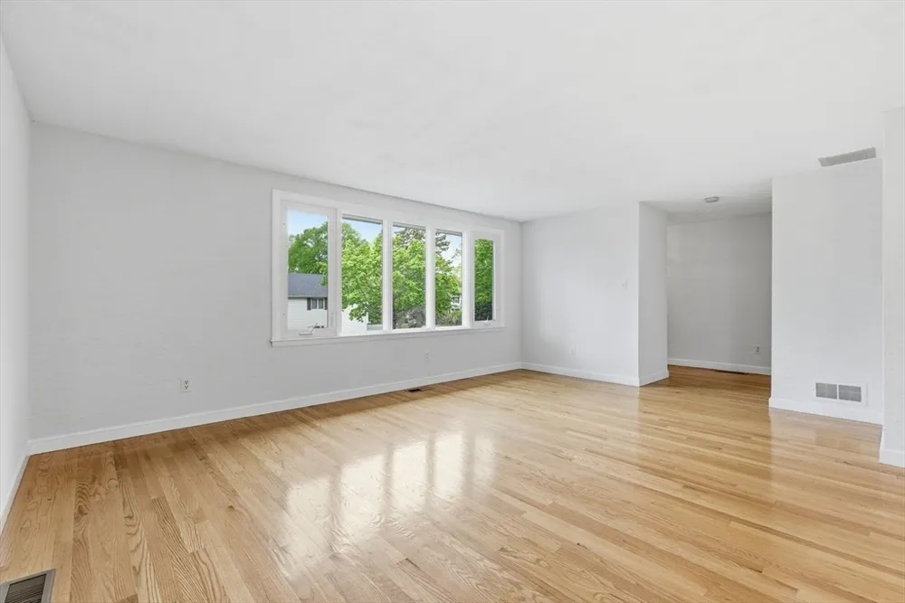 3 Spruce St, Stoneham, MA 02180