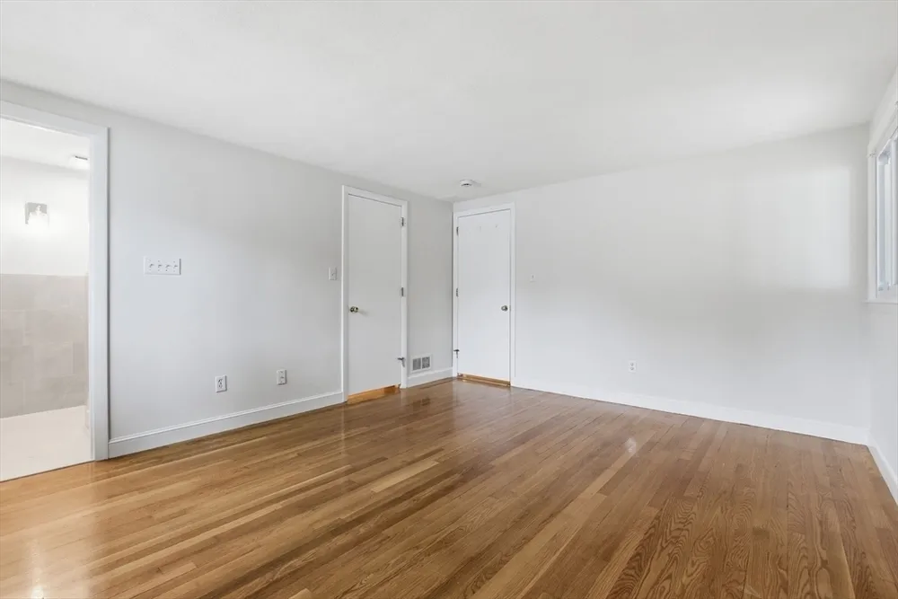 3 Spruce St, Stoneham, MA 02180