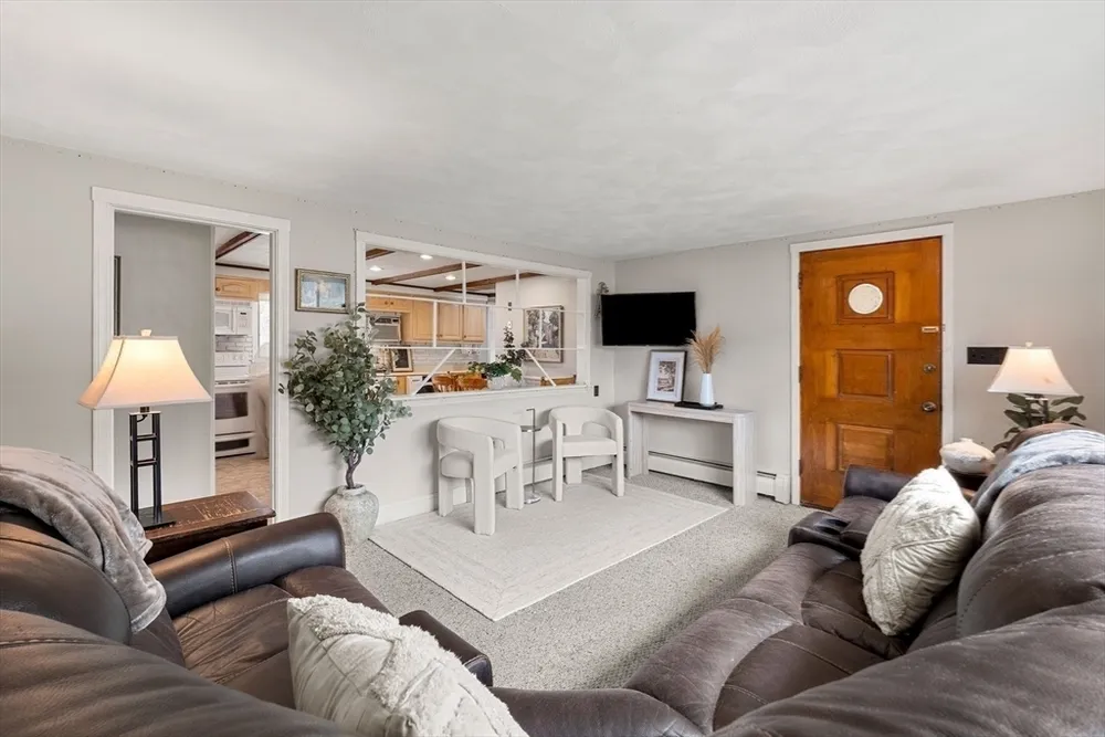 583 Chandler St, Tewksbury, MA 01876