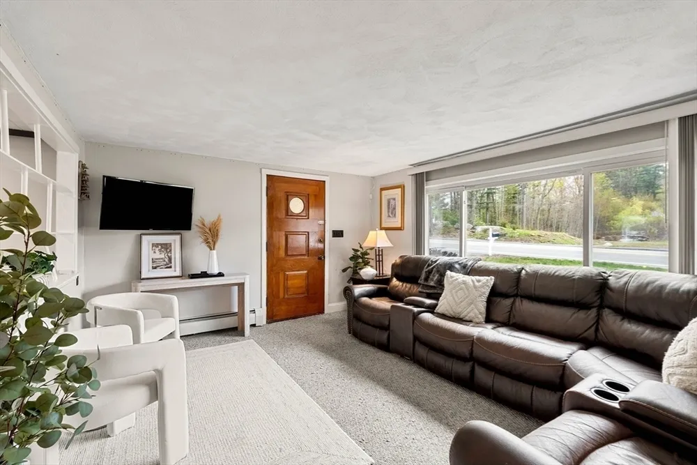 583 Chandler St, Tewksbury, MA 01876