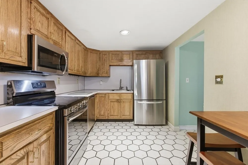 3 Spruce St, Stoneham, MA 02180