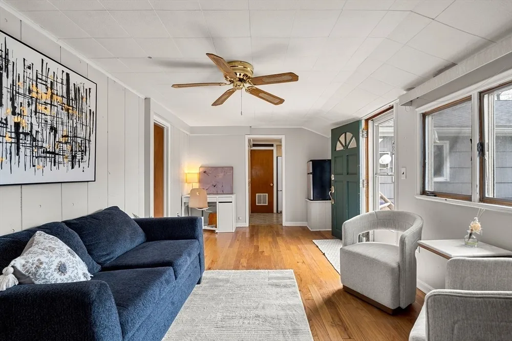 583 Chandler St, Tewksbury, MA 01876