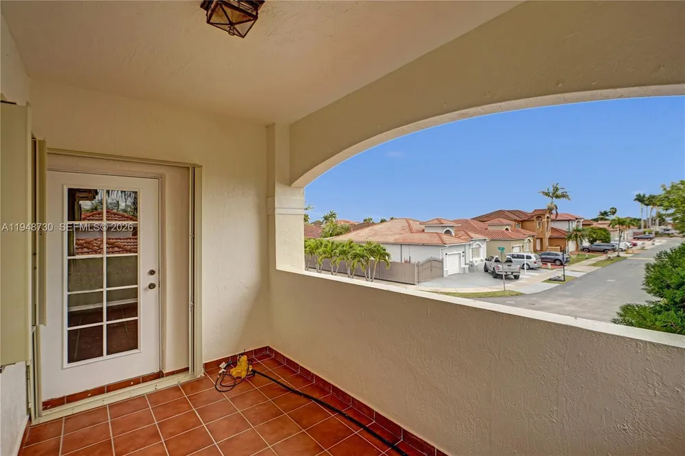 5502 SW 162nd Pl, Miami, FL 33185
