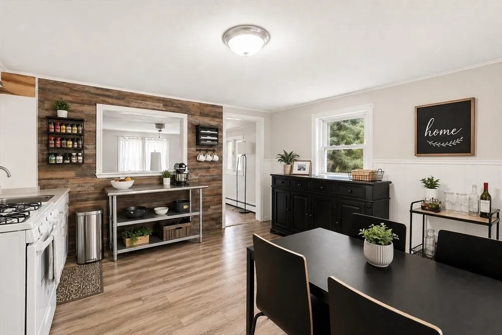 583 Chandler St, Tewksbury, MA 01876