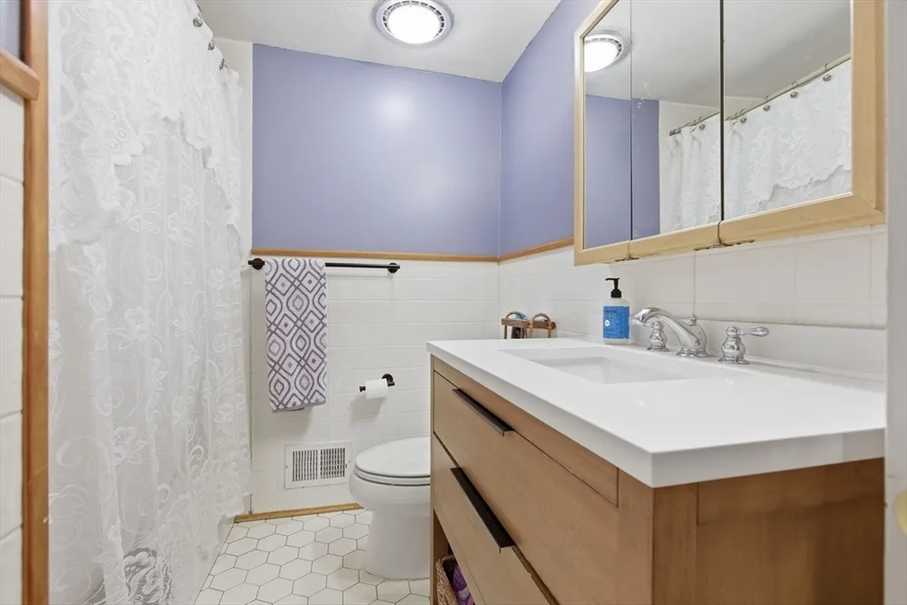 3 Spruce St, Stoneham, MA 02180