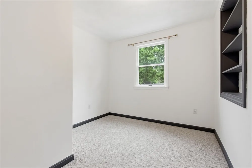 3 Spruce St, Stoneham, MA 02180