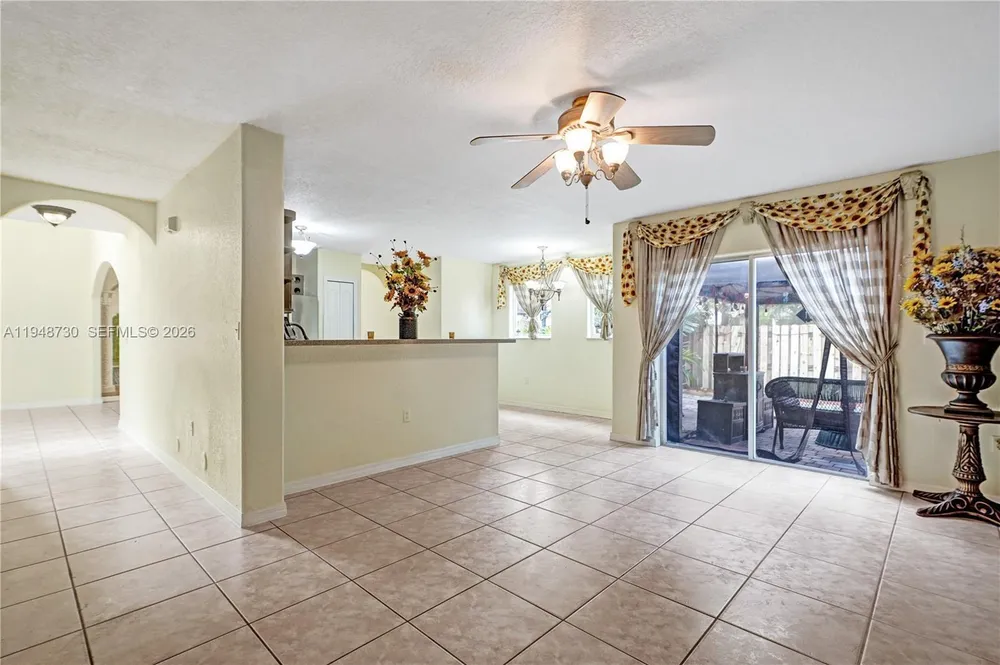 5502 SW 162nd Pl, Miami, FL 33185