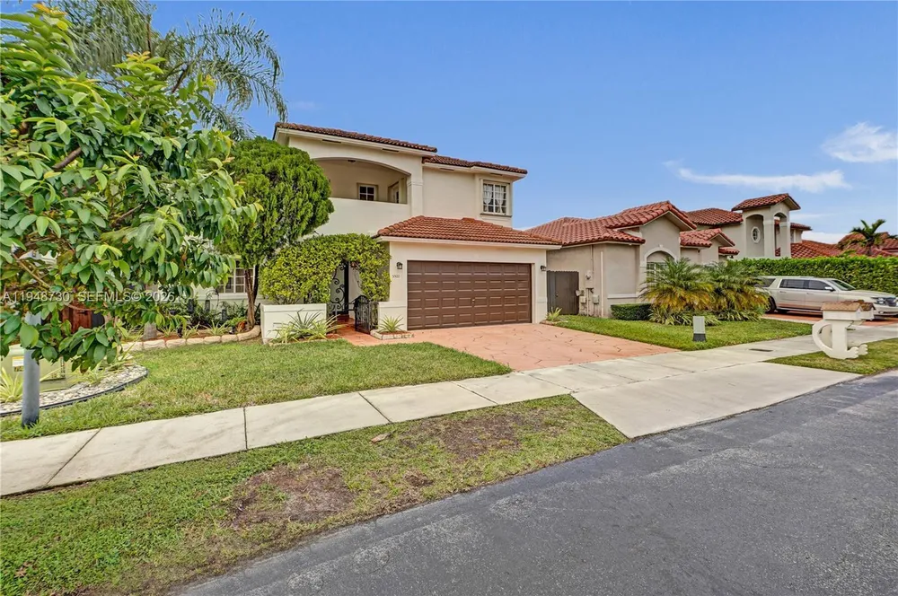 5502 SW 162nd Pl, Miami, FL 33185